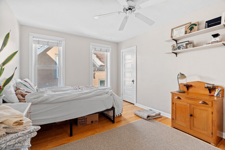 More Photos Of 1704 Jefferson St NE, Minneapolis Apartments For Sale
