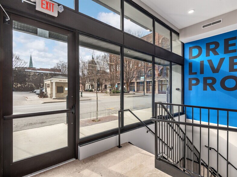 More Photos Of 39 Patton Ave, Asheville Office For Lease