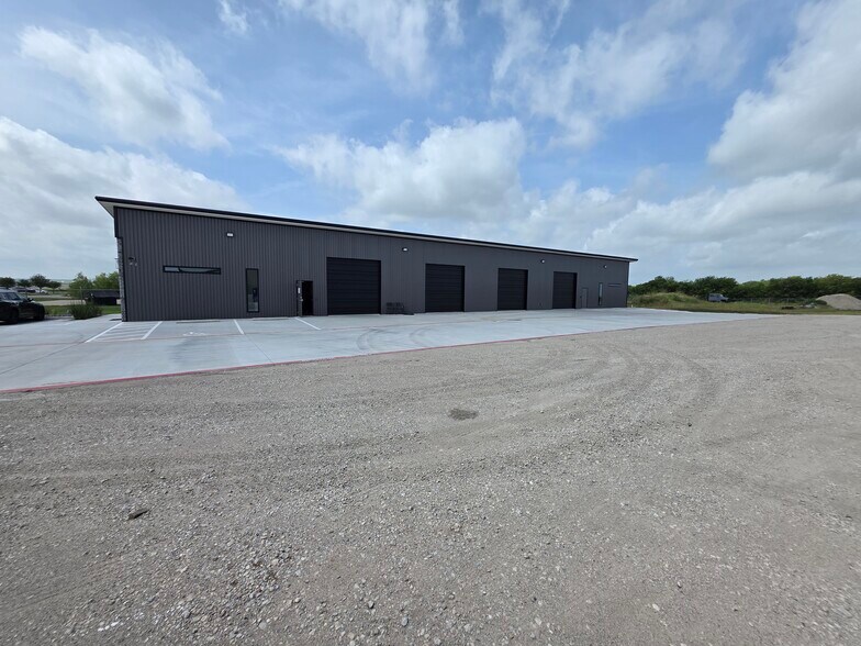 More Photos Of 3941 Ruger Dr, Royse City Industrial For Lease