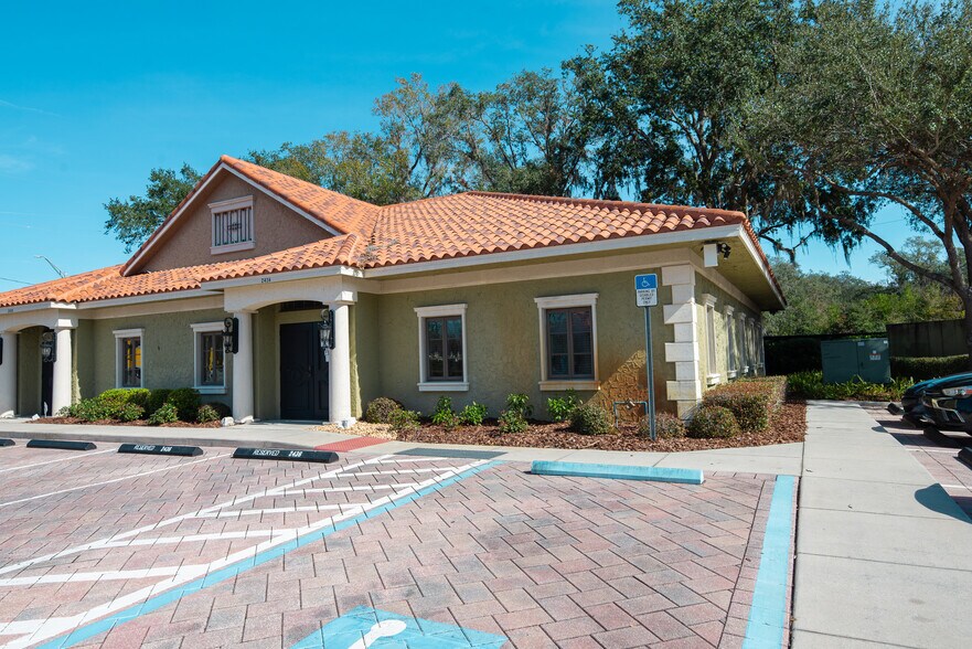 More Photos Of 2436-2438 Brunello Trace, Lutz Office For Lease