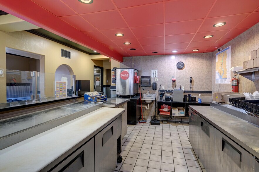 More Photos Of 329 4th St, Wausau Storefront Retail Residential For Sale