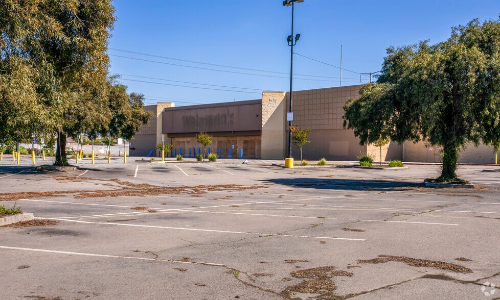 More Photos Of 1670 Mitchell Rd, Ceres General Retail For Lease