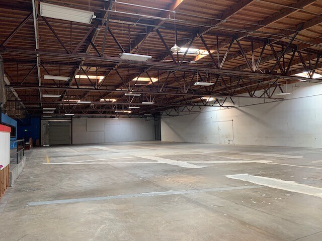 More Photos Of 165 Denny Way, El Cajon Showroom For Lease