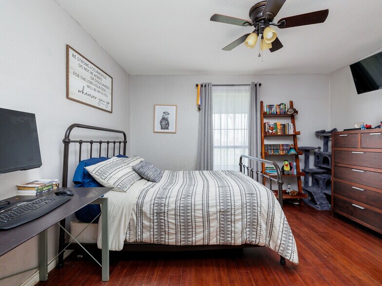 More Photos Of 11001 S State Highway 95, Taylor Land For Sale