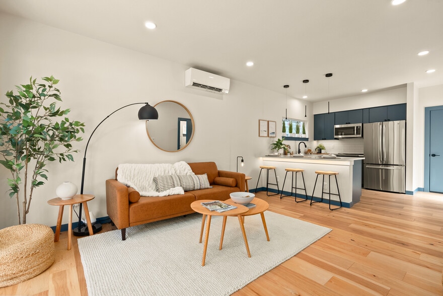 More Photos Of 940 NE Norton Ave, Bend Apartments For Sale