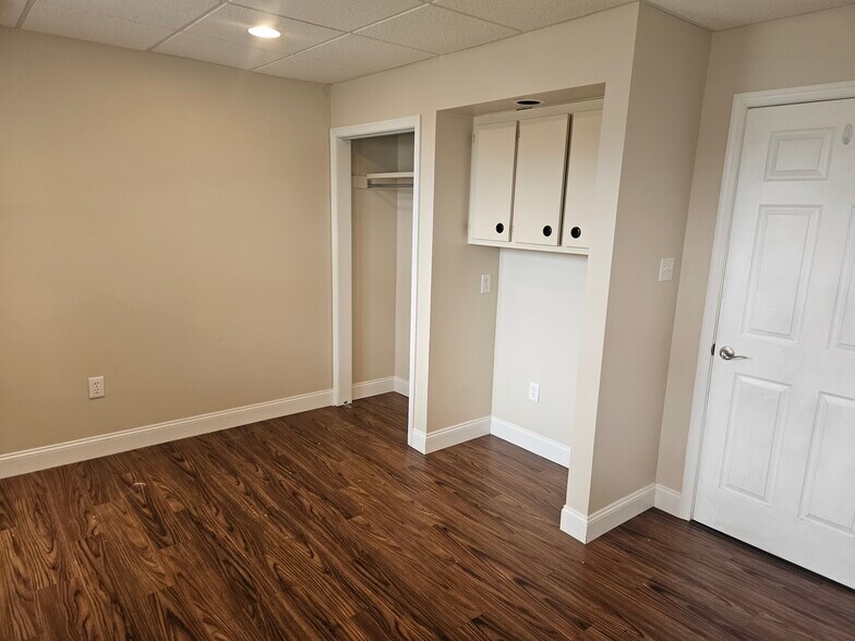 More Photos Of 242 Noble Rd, Waverly Township Office For Lease