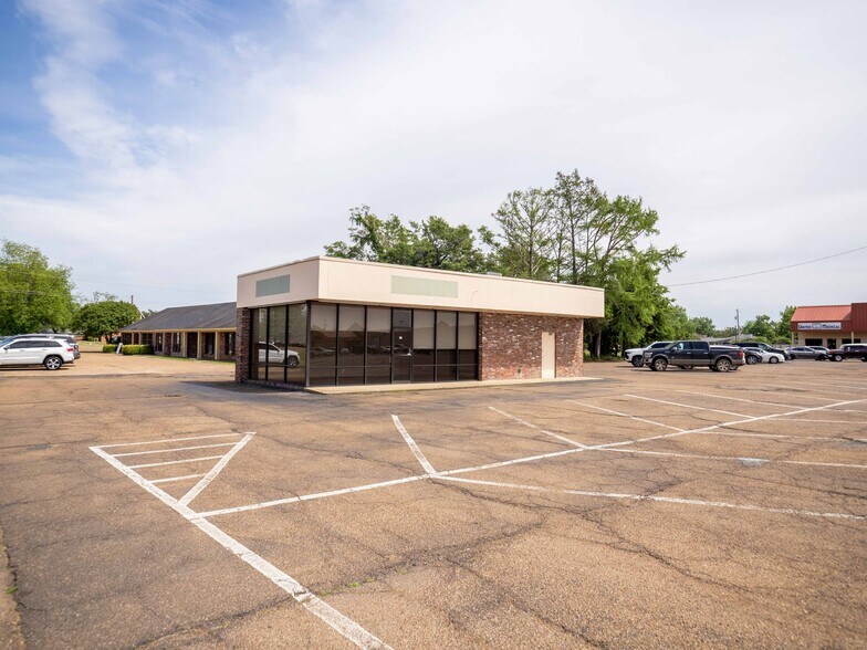 More Photos Of 810 E Sunflower Rd, Cleveland Medical For Lease