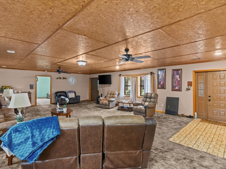 More Photos Of 901 Haven Dr, Dothan Flex For Sale