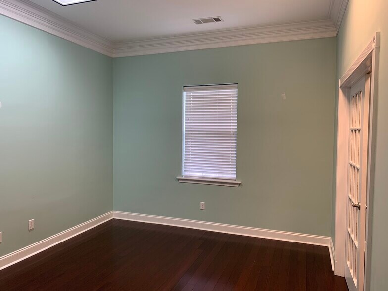 More Photos Of 1825 Lockeway Dr, Alpharetta Office For Sale