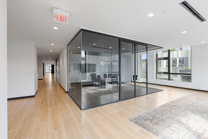 More Photos Of 218 NW 24th St, Miami Office Residential For Lease