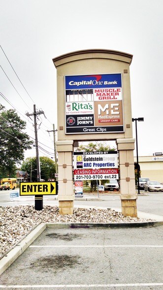 More Photos Of 184 Essex St, Lodi Freestanding For Lease