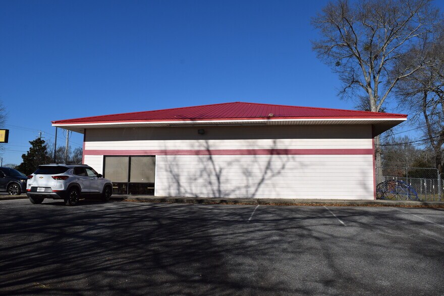 More Photos Of 101 N Fifth St, Opelika Daycare Center For Sale