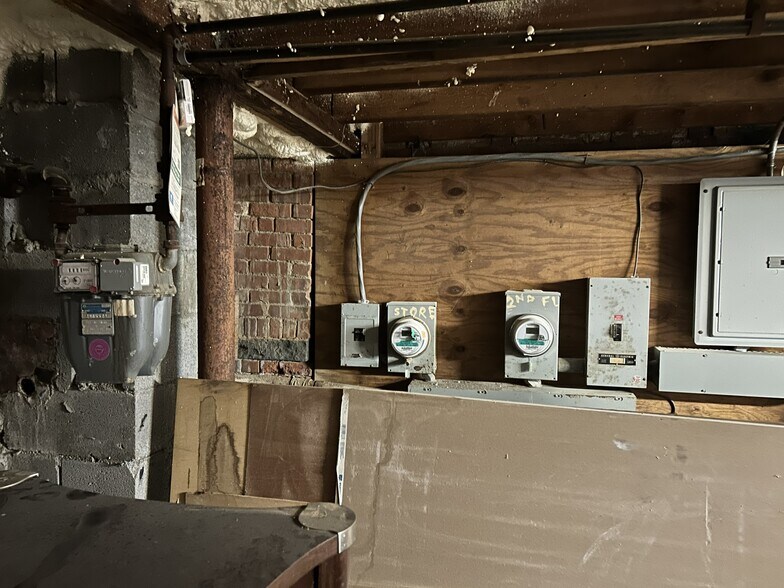 More Photos Of 193 Main St, Ossining General Retail For Sale