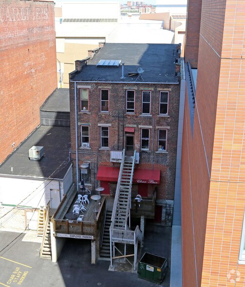 More Photos Of 437-439 N High St, Columbus Storefront Retail Residential For Sale