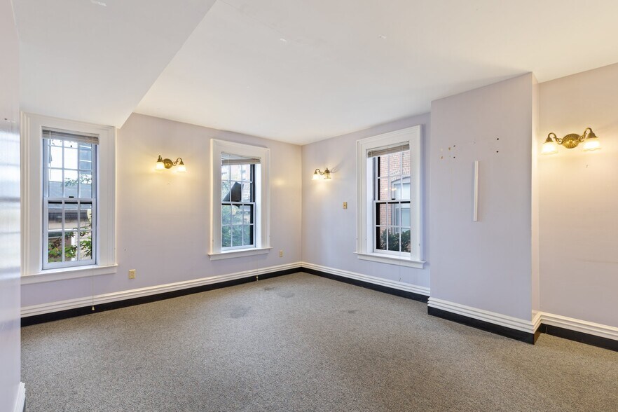 More Photos Of 1 Main St, Hartford Office Residential For Sale