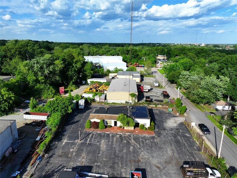 More Photos Of 63 Bleachery Ct, Warwick Distribution For Sale