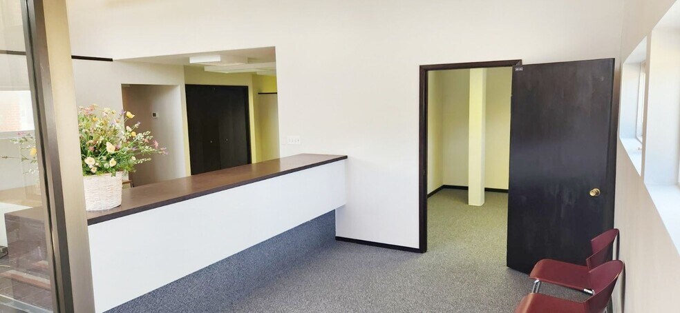 More Photos Of 200 N 8th Ave E, Newton Industrial For Sale