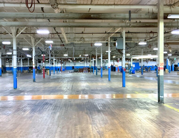 More Photos Of 342 Shelbyville Mills Rd, Shelbyville Manufacturing For Lease