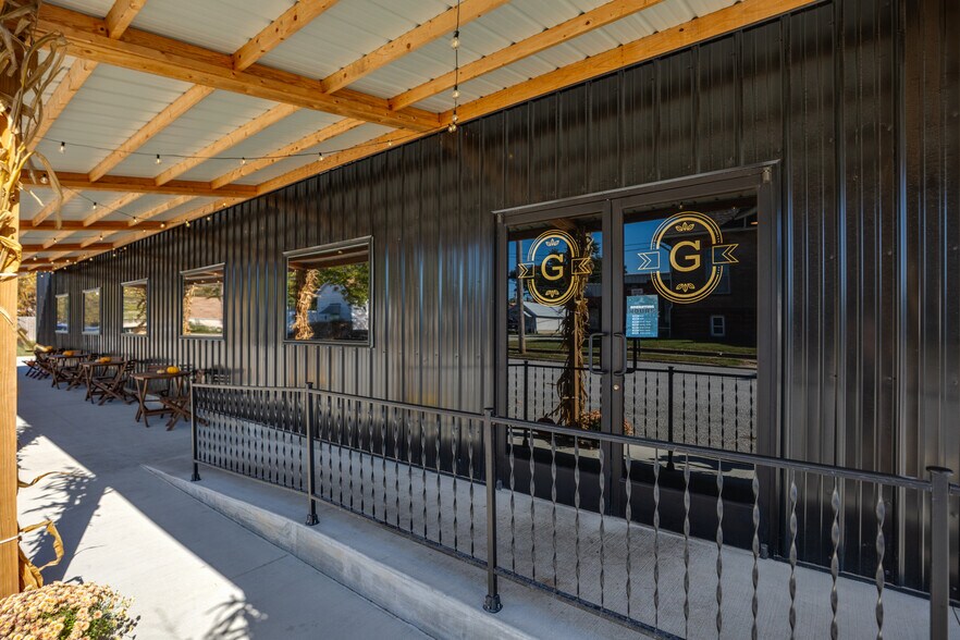 More Photos Of 120 Cumberland St, Greenup General Retail For Sale