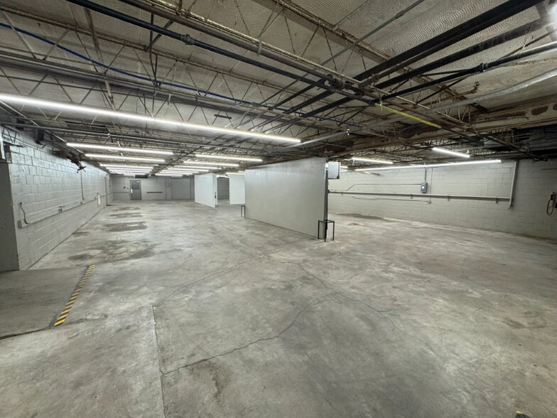 More Photos Of 215-219 Lovvorn Rd, Carrollton Warehouse For Lease