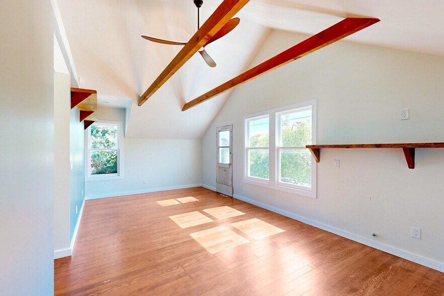 More Photos Of 5874 Doyle St, Emeryville Office For Sale