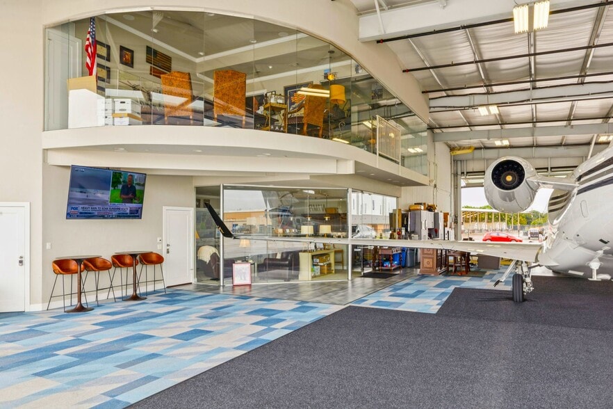 More Photos Of 15809 Addison Rd, Addison Airplane Hangar For Sale