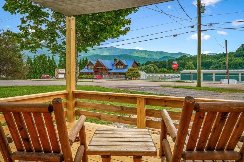 More Photos Of 3804 Wears Valley Rd, Sevierville Hotel For Sale
