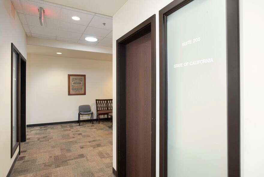 More Photos Of 195 S Broadway St, Orcutt Flex For Lease