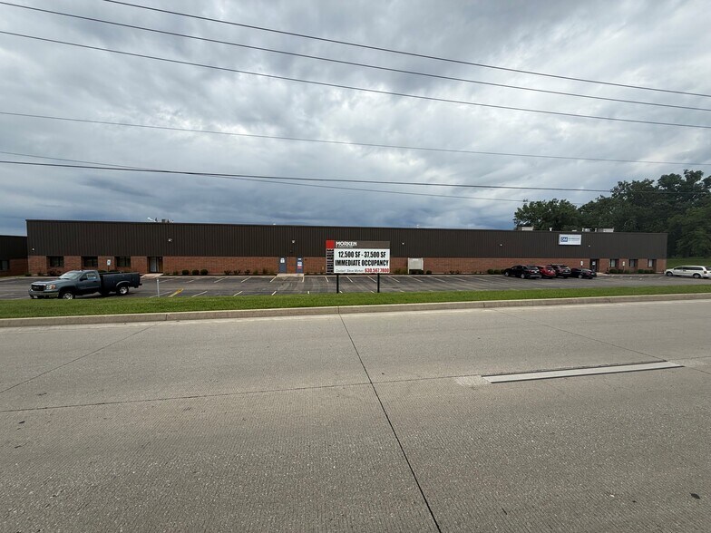 More Photos Of 126 Kirkland Cir, Oswego Warehouse For Lease