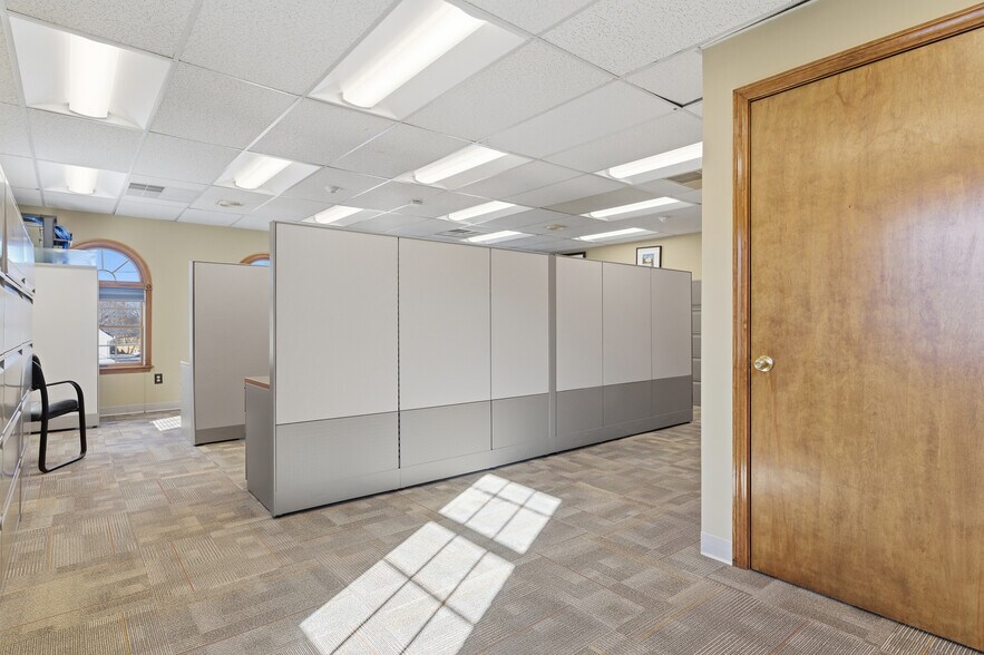 More Photos Of 352 Park Ave, Woonsocket Office For Sale