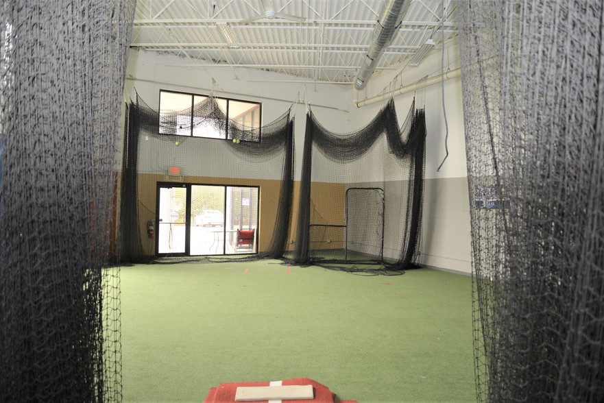 More Photos Of 1343 E Wisconsin Ave, Pewaukee Light Distribution For Lease