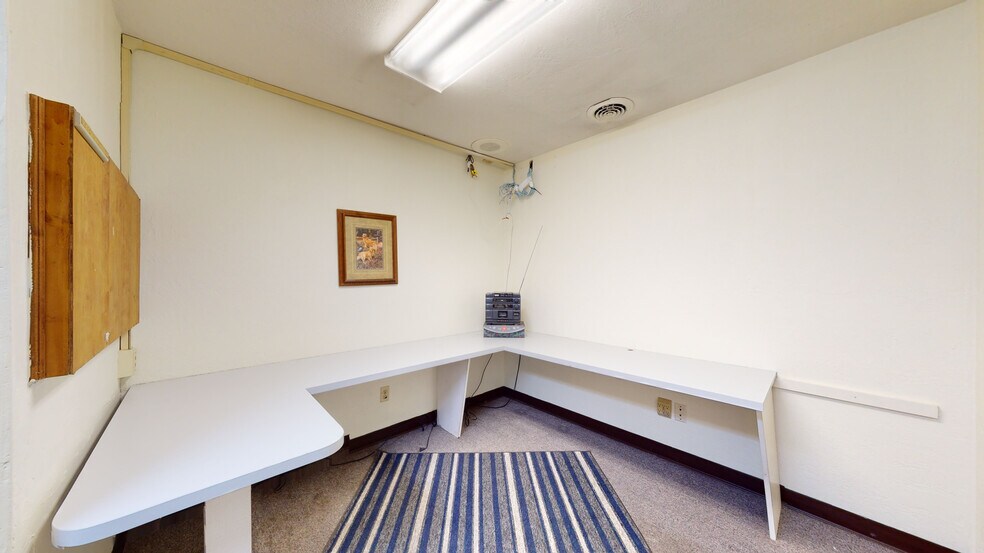 More Photos Of 12249 US Route 30, North Huntingdon Veterinarian Kennel For Sale