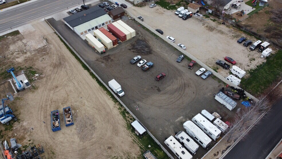 More Photos Of 330 N Linder Rd, Meridian Flex For Sale