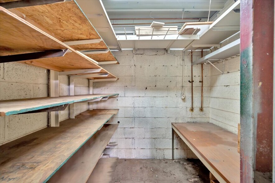 More Photos Of 8837 Lyndon St, Detroit Warehouse For Sale