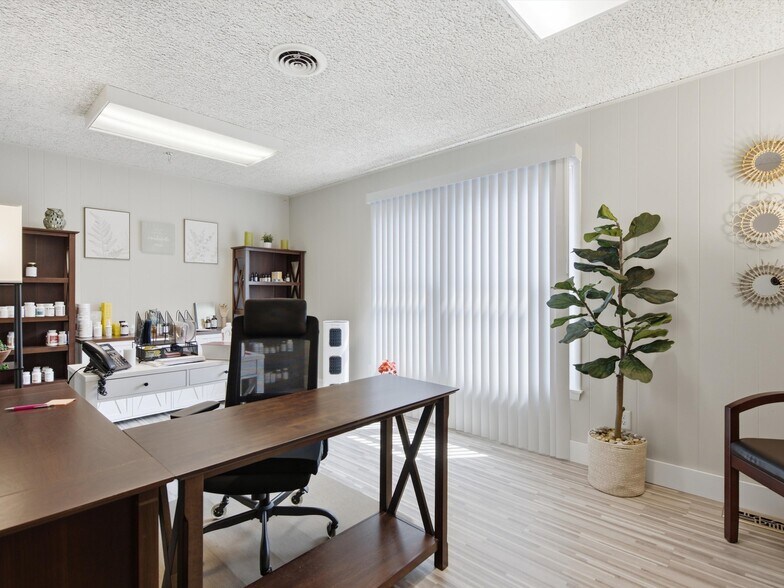 More Photos Of 35000-35008 Division Rd, Richmond Medical For Sale