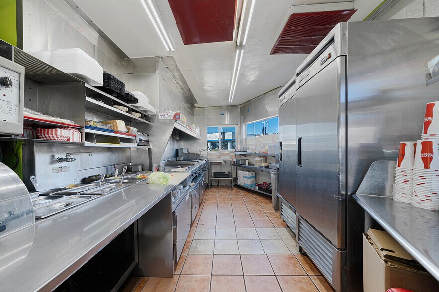 More Photos Of 201 W Whittier Blvd, Montebello Freestanding For Sale