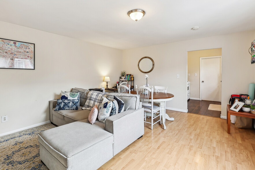 More Photos Of 147 Chestnut St, Roselle Park Storefront Retail Residential For Sale