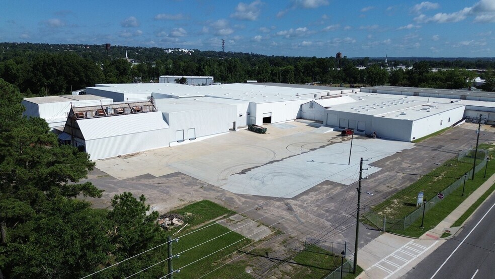 More Photos Of 1621 15th St, Augusta Warehouse For Lease