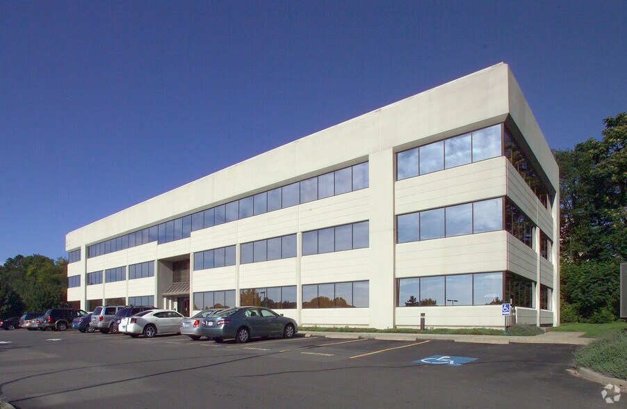 More Photos Of 400 Bayonet St, New London Medical For Sale