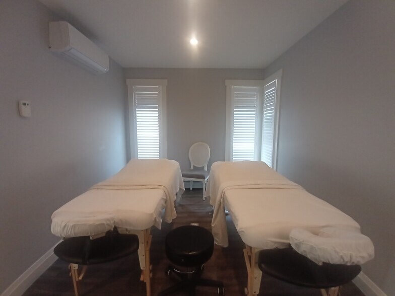 More Photos Of 1998-2006 Phelan Rd W, Ottawa Hotel For Lease