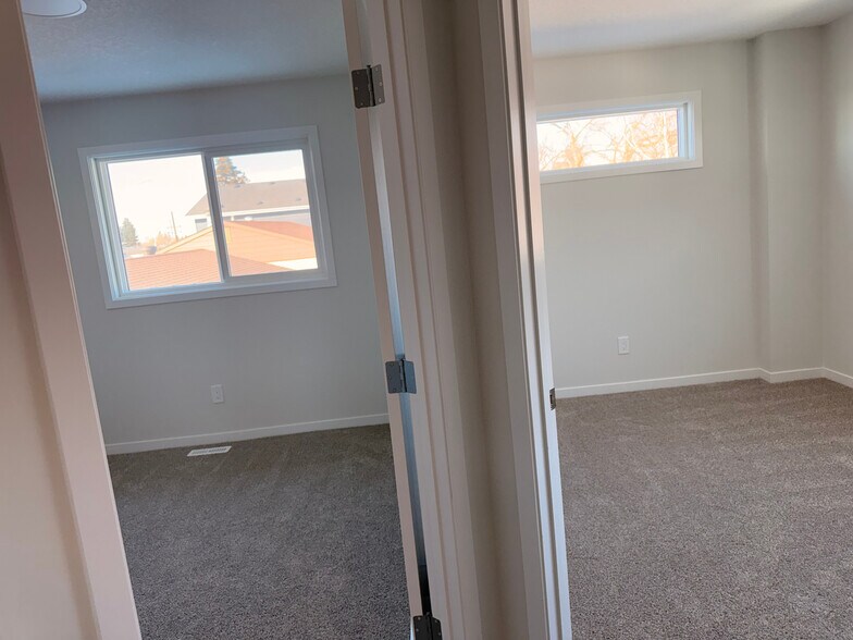More Photos Of 13012 120 St NW, Edmonton Apartments For Sale