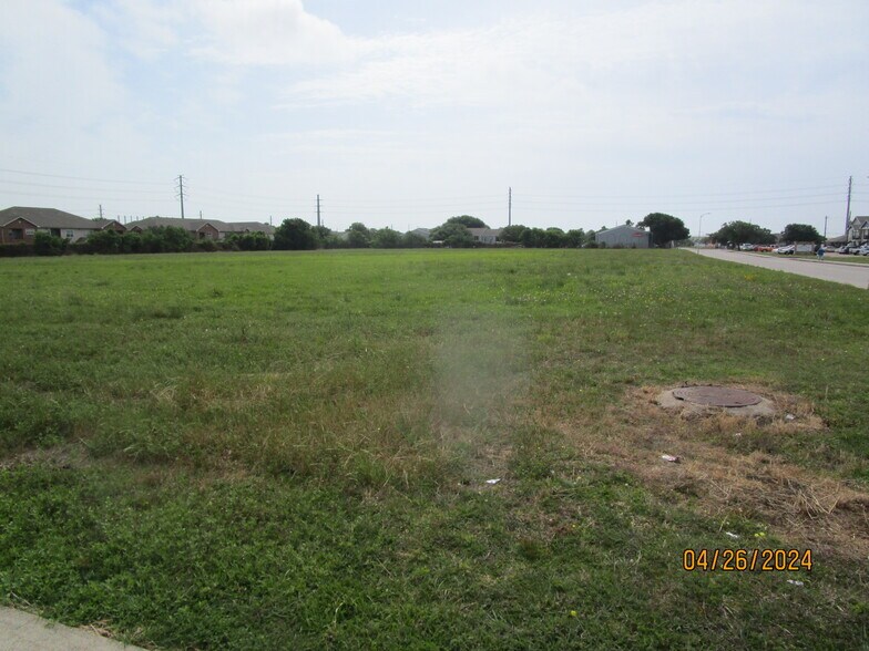 More Photos Of Avenue J @ Skinner, Freeport Land For Sale