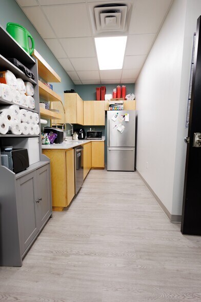 More Photos Of 101 Grant Pl, Lowell Medical For Lease