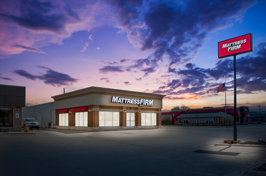Primary Photo Of 6125 S Westnedge Ave, Portage Freestanding For Sale