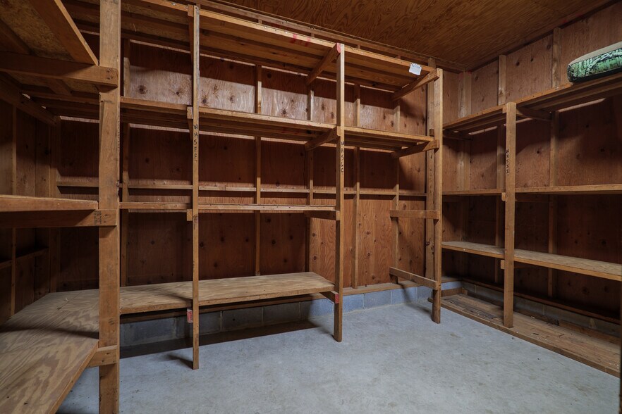 More Photos Of 450 W Highway 64, Lakeland Warehouse For Lease