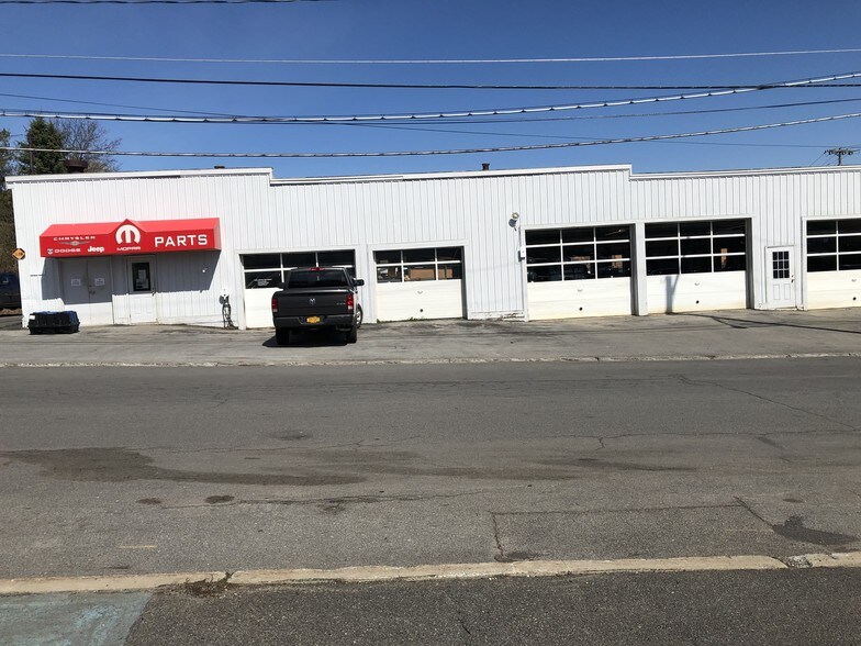 More Photos Of 420 W 1st St, Oswego Auto Dealership For Sale