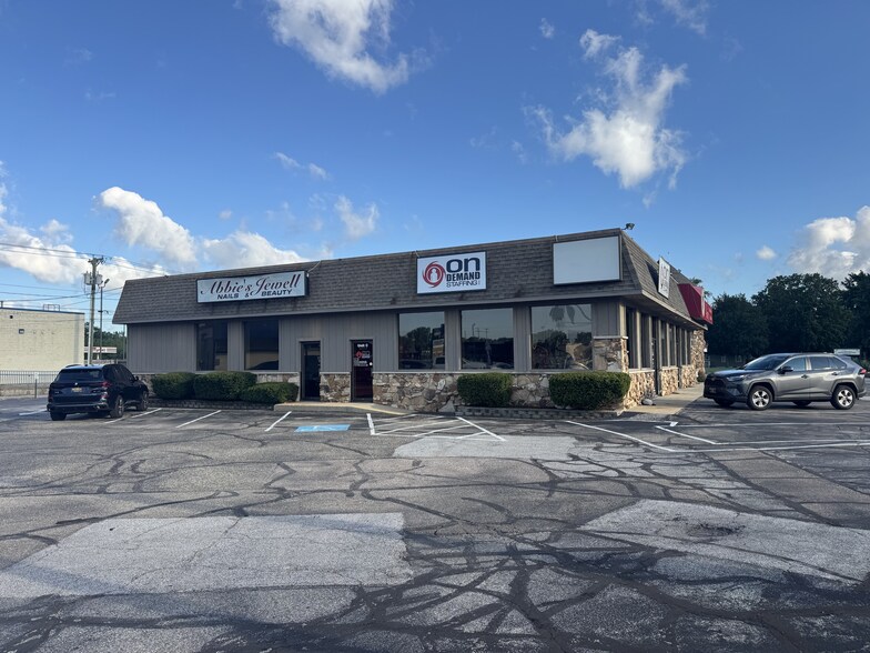 More Photos Of 54533 Terrace Ln, South Bend Freestanding For Lease