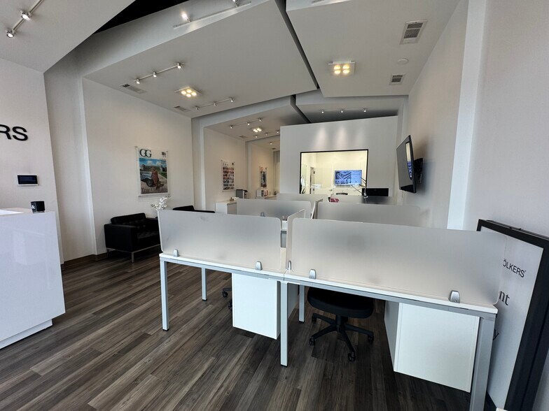 More Photos Of 6681 NE Roswell Rd, Atlanta Freestanding For Lease