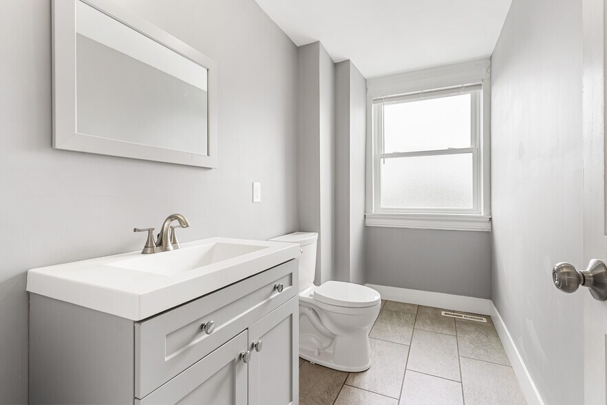 More Photos Of 285 Congress St, Bridgeport Office For Sale