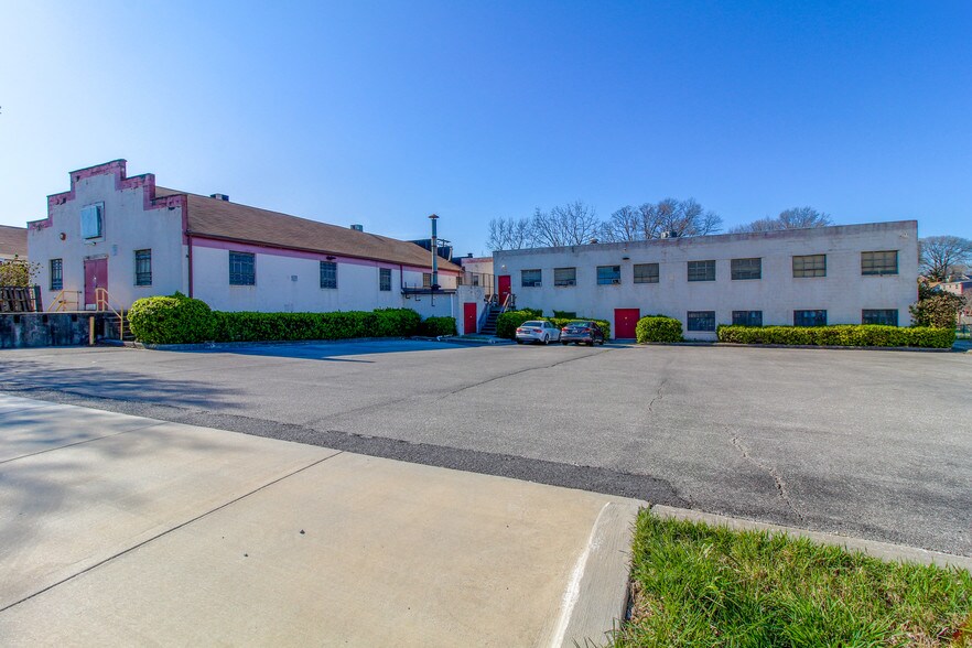 More Photos Of 620-626 Franklin Ave, Essex Warehouse For Sale